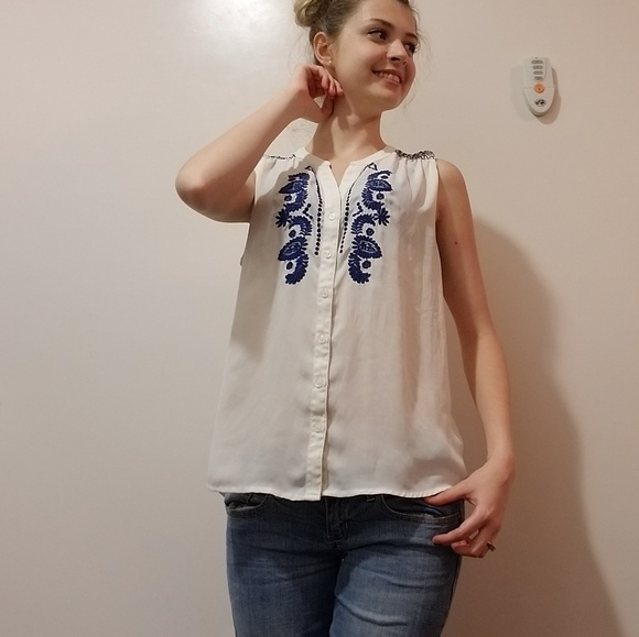 Forever 21 Tops - Forever 21 sleeveless blouse